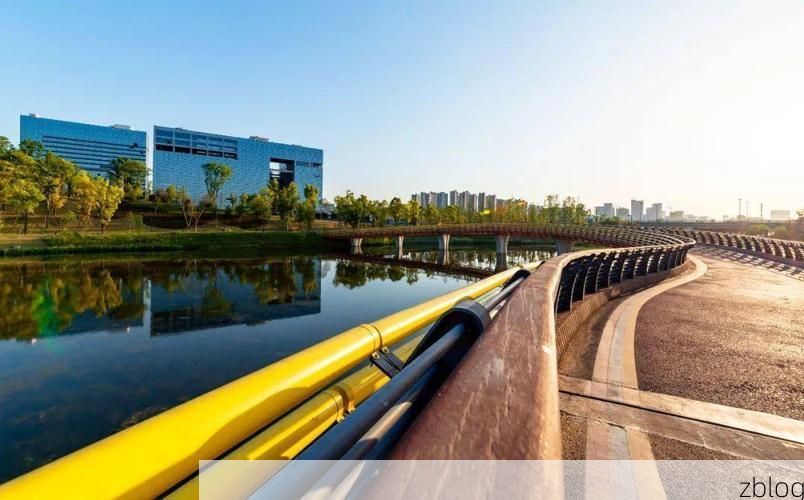 新乡市疫情地理溯源：交通枢纽与城中村结构下的防控挑战