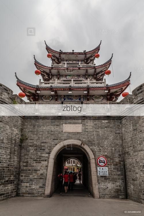 【潮州古城墙下的疫情防线:地理屏障与社区防控的双重奏】