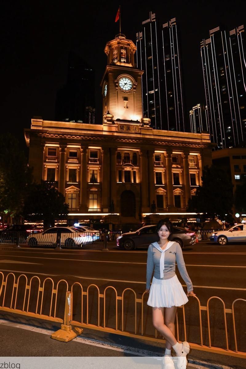 江汉关钟声下的疫情潮汐：一座超大城市如何应对病毒冲击