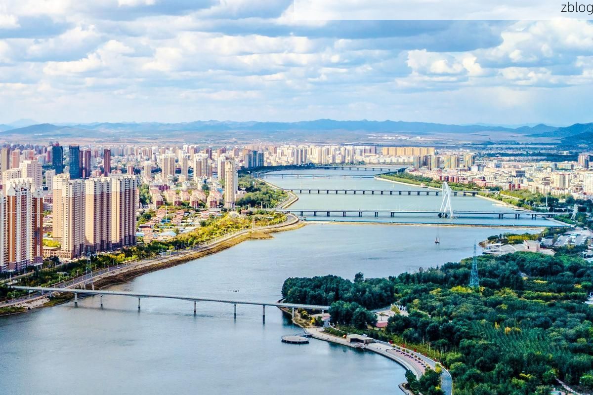 【锦州湾畔的交通枢纽：疫情数据波动的空间逻辑】